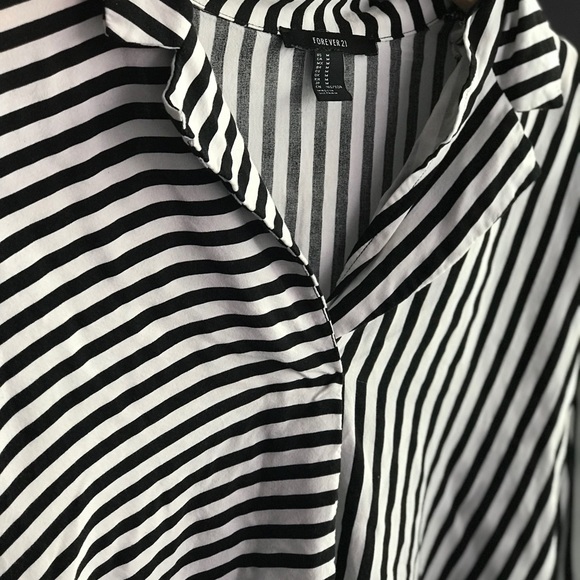 Striped Crop Top - Picture 3 of 5